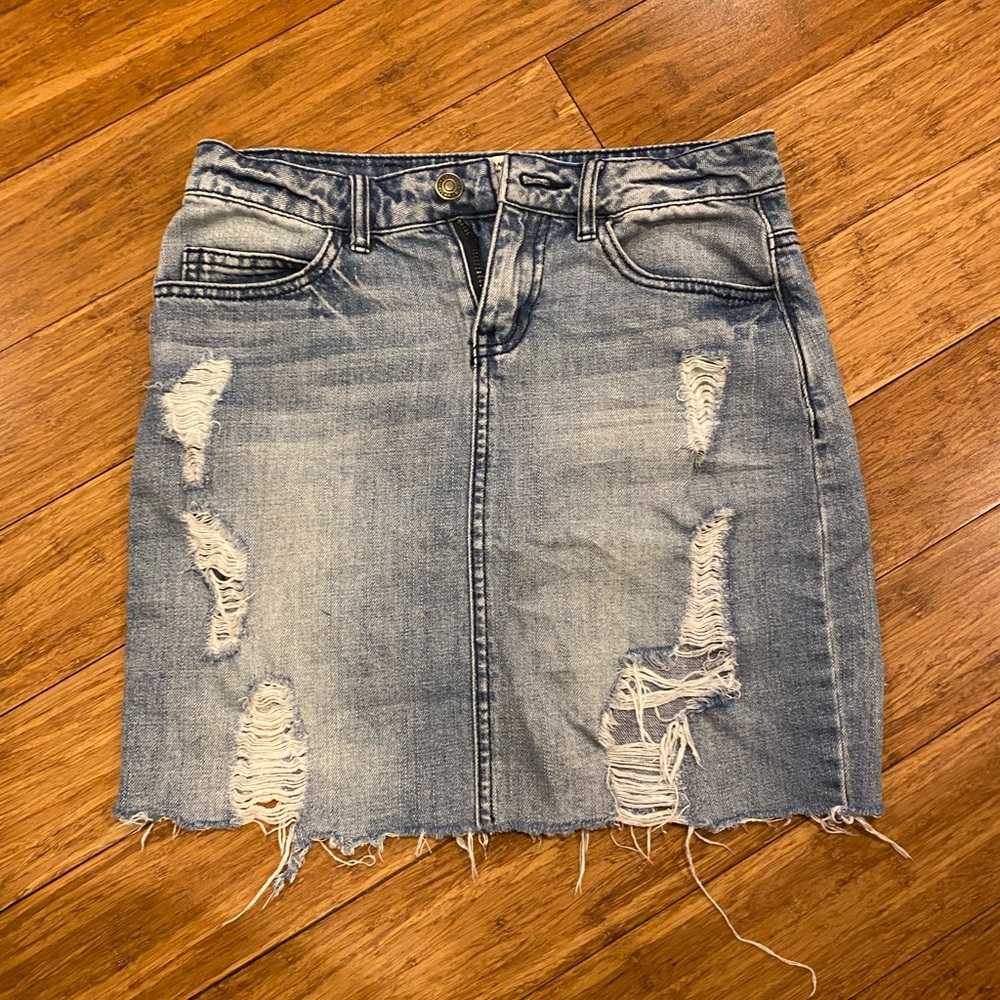 GUC Vero Moda Distressed Denim Skirt
